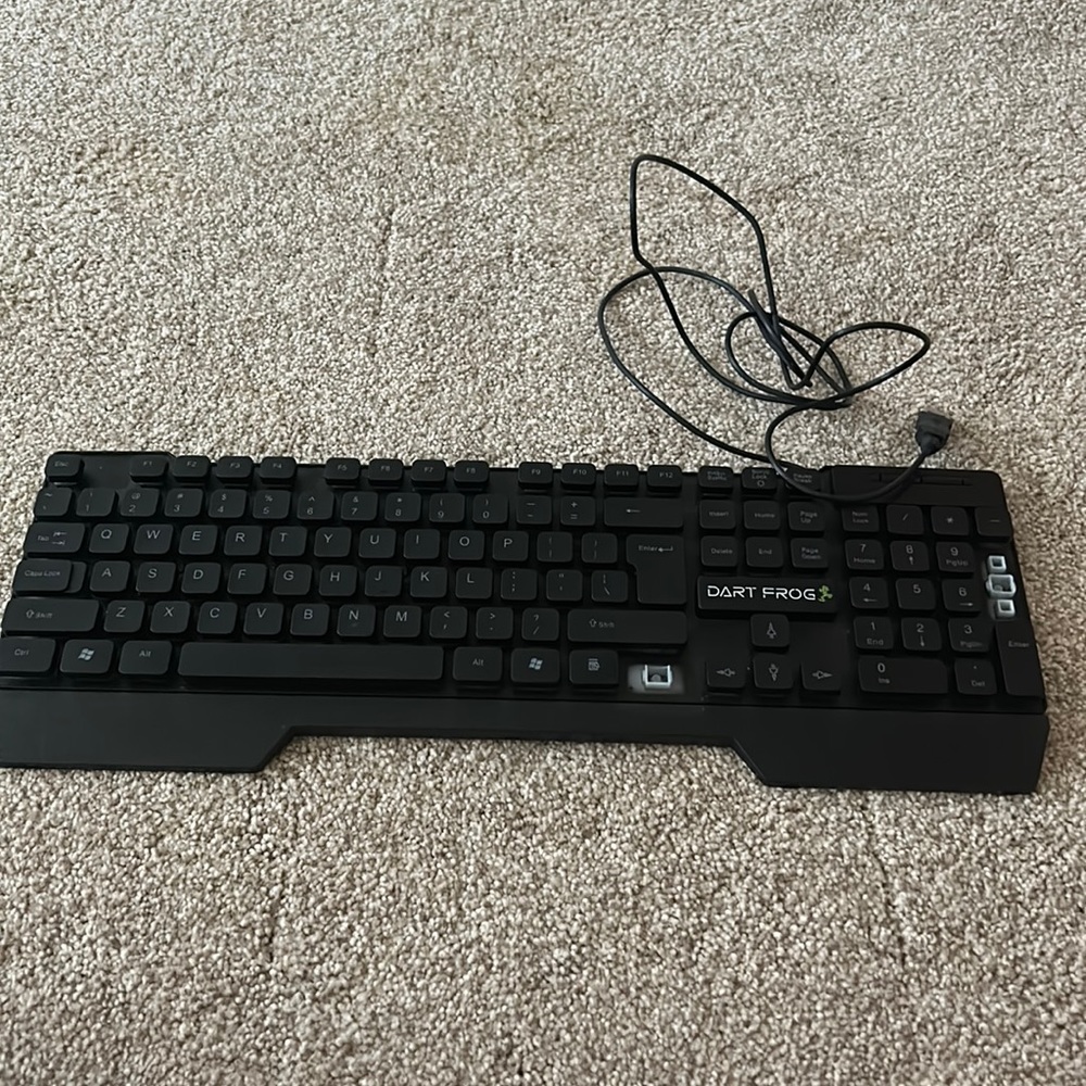 Dart frog gaming keyboard
